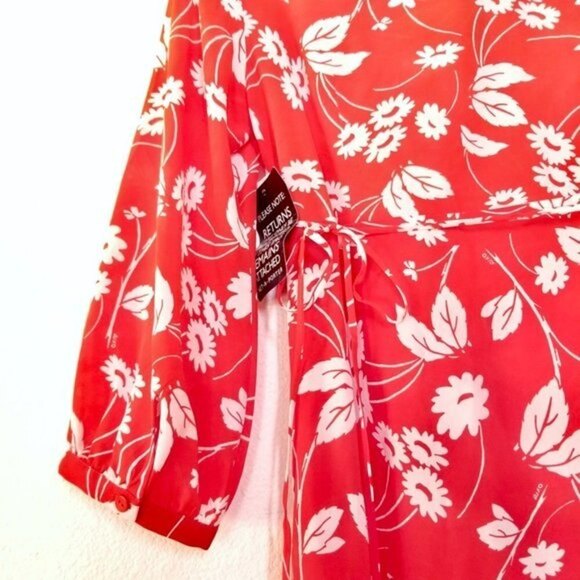 NWT RIXO London Abigail Ruffle Wrap Mini Dress Red Daisy Floral 100% Silk Medium - Picture 16 of 16